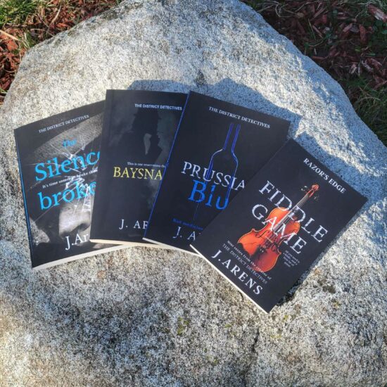 The District Detective Series & Razor's Edge 4 Book Soft Cover Bundle