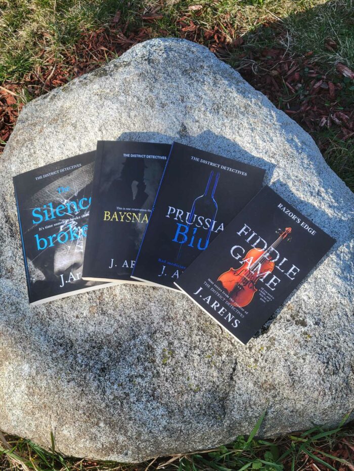 The District Detective Series & Razor's Edge 4 Book Soft Cover Bundle